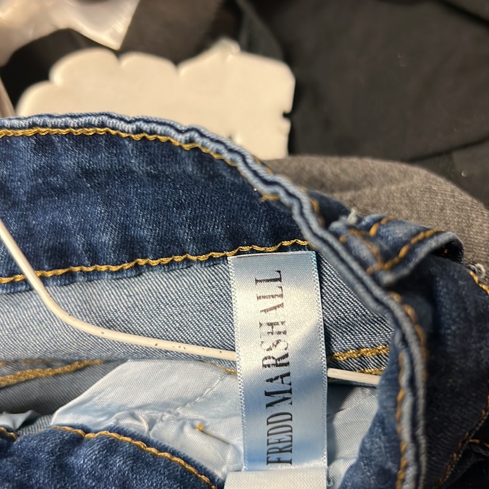 Jeans - Picture 3 of 3